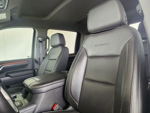 Used 2024 GMC Sierra 2500 Denali AWD/4WD image 16