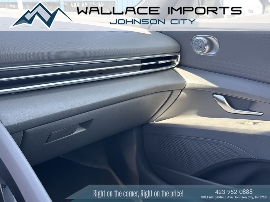Used 2023 Hyundai Elantra SEL w/ Cargo Package FWD image 19