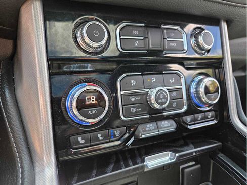 Used 2024 GMC Yukon Denali w/ Advanced Technology Package RWD image 29