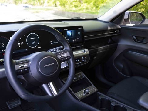 Used 2024 Hyundai Kona SEL w/ Convenience Package image 16