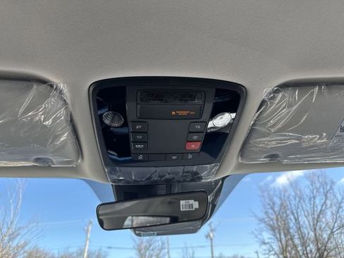 New 2026 Kia Carnival FWD image 9