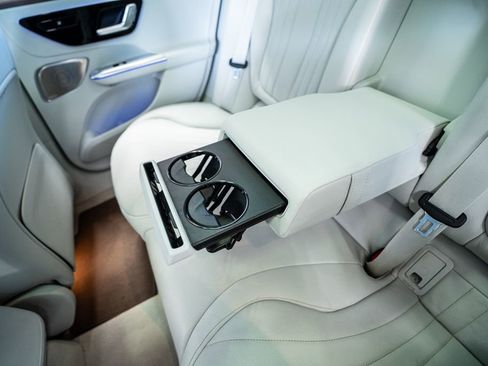 Used 2023 Mercedes-Benz EQE 350+ 4MATIC Sedan image 53