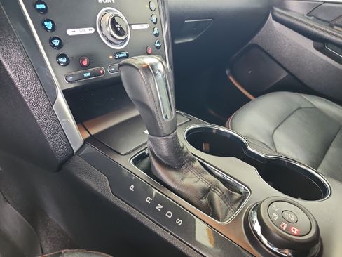 Used 2018 Ford Explorer Sport w/ Ford Safe & Smart Package AWD/4WD image 14