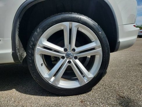 Used 2016 Volkswagen Tiguan R-Line FWD image 25