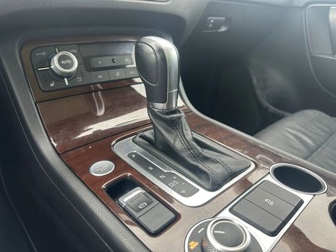 Used 2016 Volkswagen Touareg VR6 image 27