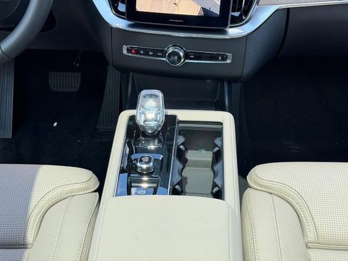 New 2026 Volvo XC90 T8 Ultra w/ Lounge Package AWD/4WD image 8