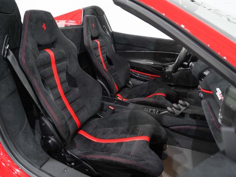 Used 2020 Ferrari 488 Pista Spider RWD image 18