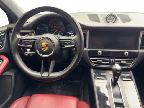 Used 2023 Porsche Macan Turbo image 52