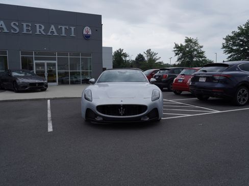 New 2025 Maserati GranCabrio Modena image 3