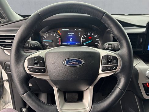Used 2024 Ford Explorer XLT w/ Equipment Group 202A image 13