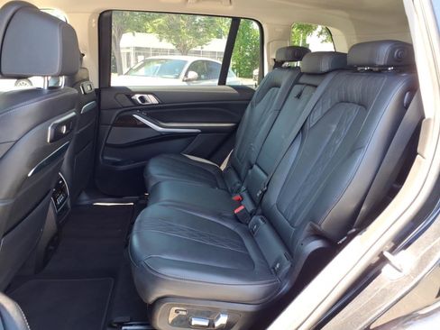 Used 2023 BMW X7 xDrive40i AWD/4WD image 19