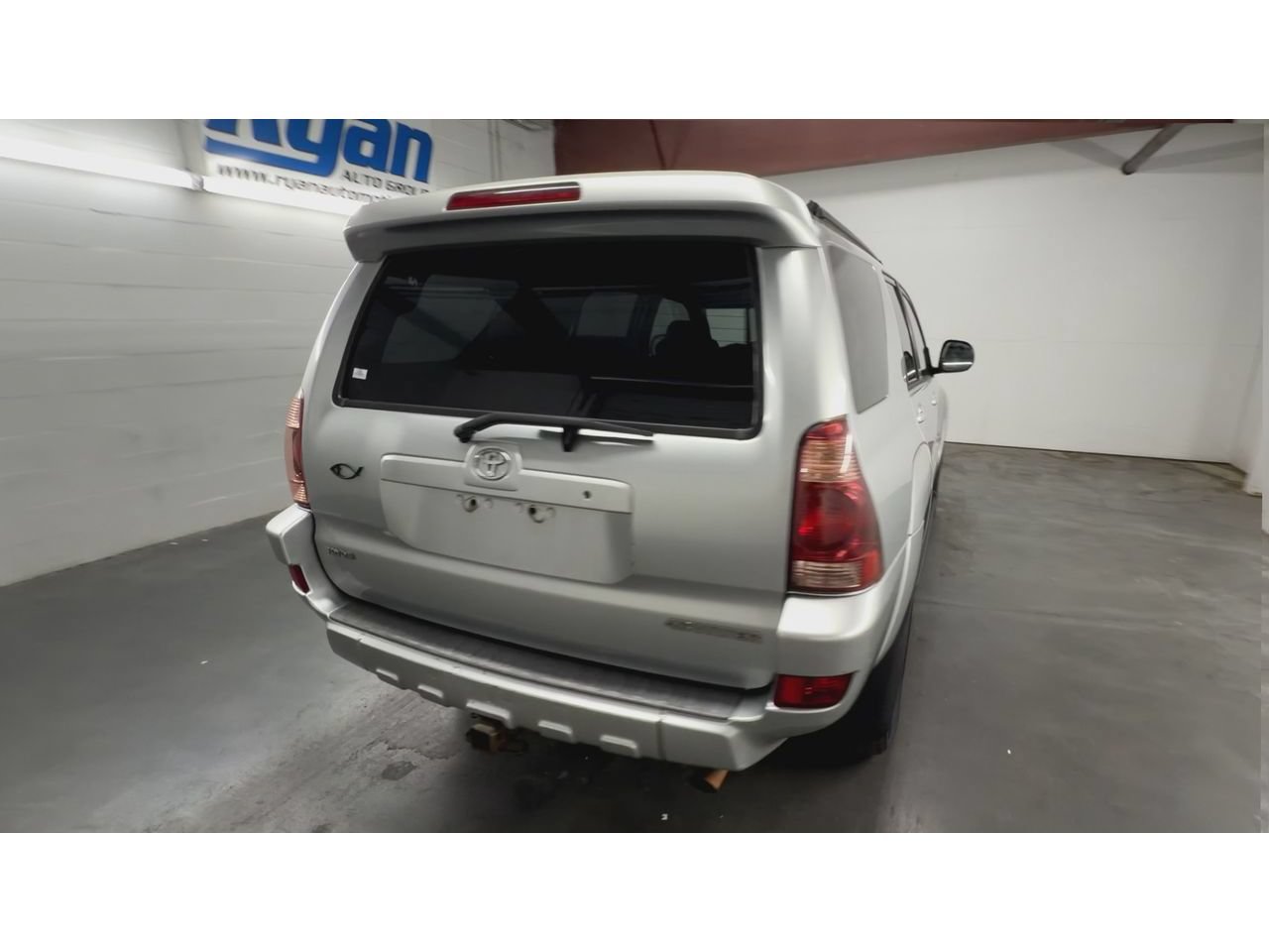 Used 2005 Toyota 4Runner SR5 RWD image 8