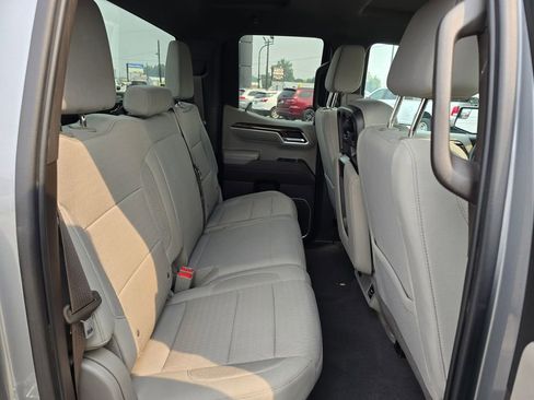 Used 2023 GMC Sierra 1500 SLE image 12