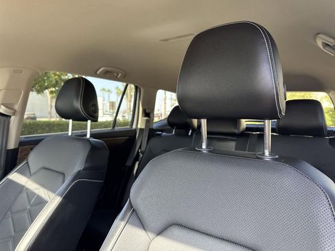 Used 2025 Volkswagen Atlas SE image 24