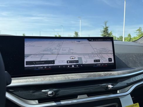 Used 2027 BMW X7 xDrive40i w/ M Sport Package AWD/4WD image 20