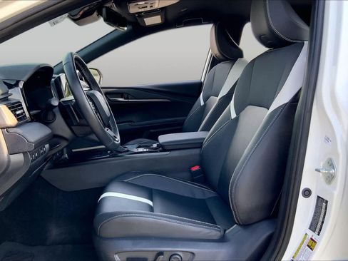 Certified 2025 Toyota Camry SE w/ Convenience Package FWD image 8