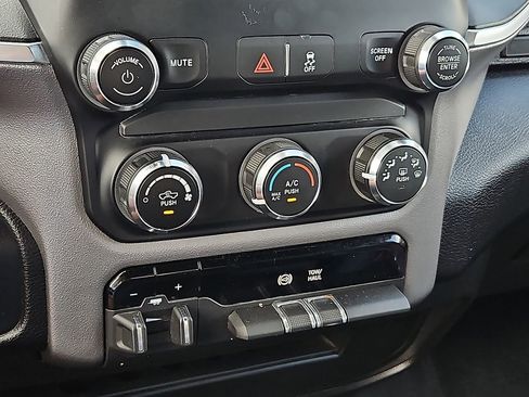 Used 2024 RAM 3500 Big Horn AWD/4WD image 28