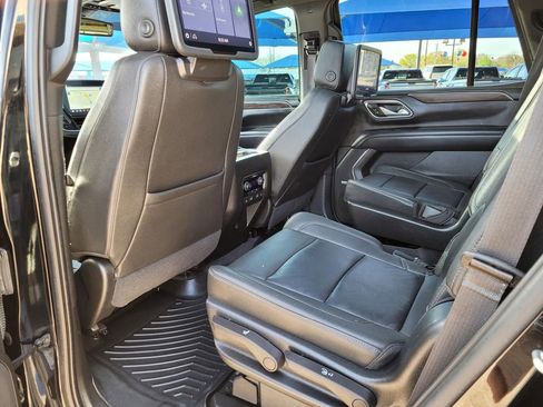 Used 2021 Chevrolet Tahoe Z71 w/ Rear Media and Nav Package image 3