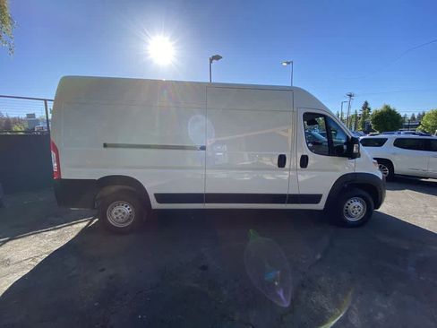 Used 2026 RAM ProMaster 2500 w/ Convenience Group FWD image 7
