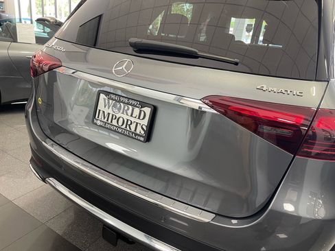 Used 2025 Mercedes-Benz GLE 450e 4MATIC w/ Winter Package image 18