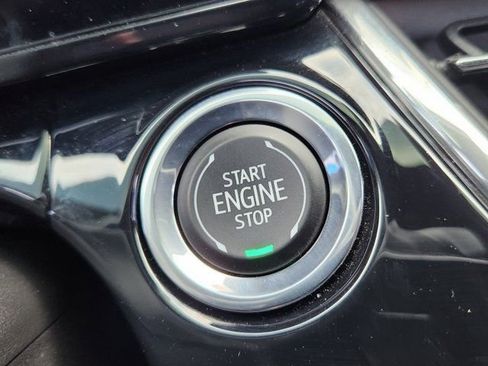 Used 2025 Chevrolet Trax RS w/ Driver Confidence Package image 7