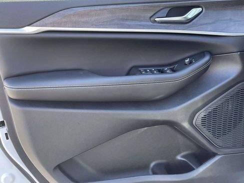 New 2026 Jeep Grand Cherokee L 4WD image 24