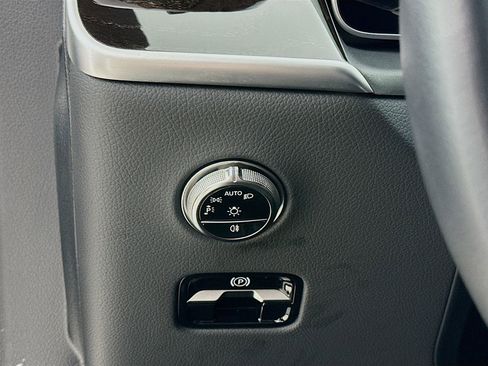 Used 2025 Mercedes-Benz GLC 300 image 11