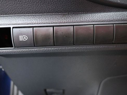 Used 2022 Toyota Corolla LE image 32