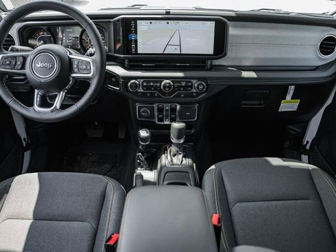 New 2025 Jeep Wrangler Unlimited Sahara w/ Technology Group AWD/4WD image 22