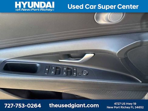 Used 2023 Hyundai Elantra SEL image 9