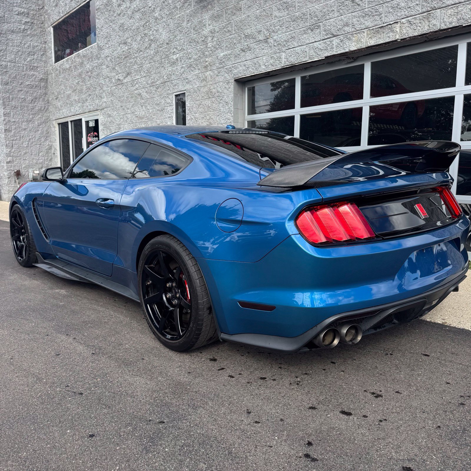 Used 2020 Ford Mustang Shelby GT350R w/ GT350R Equipment Group 920A RWD image 5