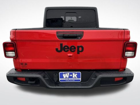 Certified 2023 Jeep Gladiator Sport image 4