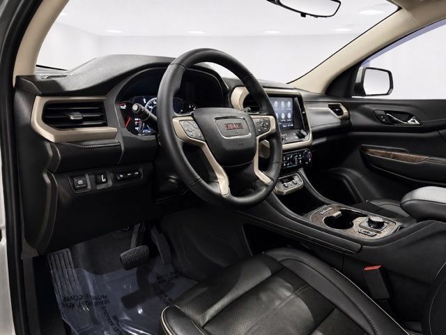 Used 2023 GMC Acadia Denali w/ Denali Technology Package AWD/4WD image 10