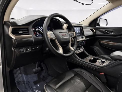 Used 2023 GMC Acadia Denali w/ Denali Technology Package AWD/4WD image 10