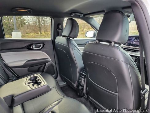 Used 2025 Jeep Compass Limited image 26