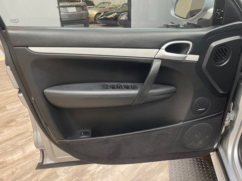 Used 2010 Porsche Cayenne GTS AWD/4WD image 9