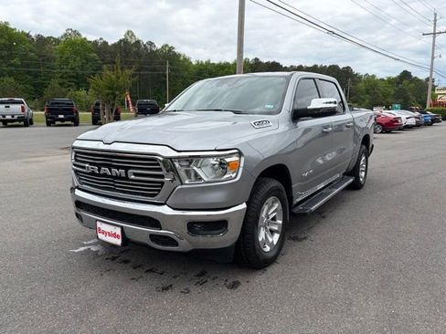 Used 2024 RAM 1500 Laramie AWD/4WD image 7