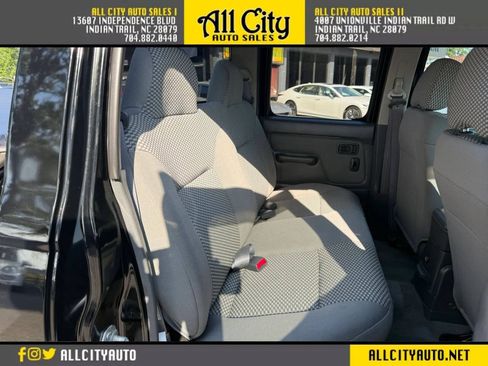 Used 2003 Nissan Frontier SE RWD image 29