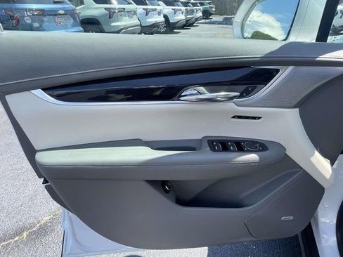 Certified 2020 Cadillac XT6 Premium Luxury FWD image 15