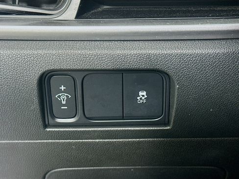 Used 2024 Kia Sorento S image 17