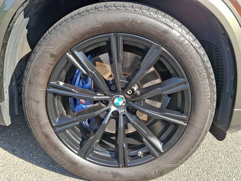Used 2022 BMW X5 xDrive40i w/ M Sport Package AWD/4WD image 8