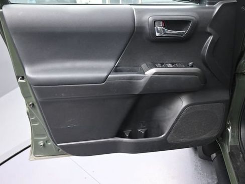 Used 2022 Toyota Tacoma TRD Sport w/ Technology Package AWD/4WD image 20