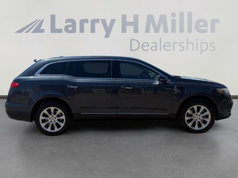 Used 2013 Lincoln MKT FWD image 6
