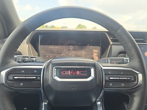 Used 2025 GMC Terrain Elevation AWD/4WD image 19