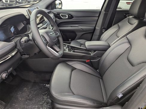 New 2026 Jeep Compass Latitude image 12