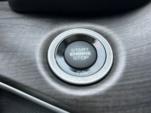 Used 2022 Jeep Grand Cherokee L Limited image 25