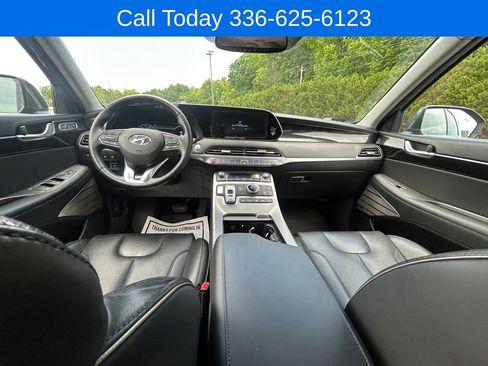 Used 2022 Hyundai Palisade Limited w/ Winter Package FWD image 19