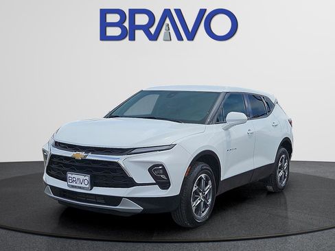 Used 2025 Chevrolet Blazer LT image 1