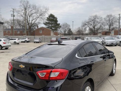 Used 2019 Chevrolet Cruze LT w/ LT Fleet Convenience Package image 17