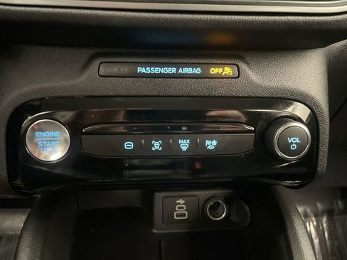 Used 2025 Ford Escape SE FWD image 12